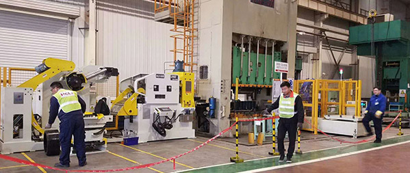 Машина для изготовления колпачков