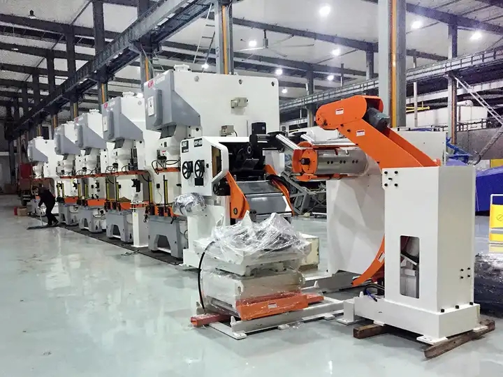 Технические преимущества трехв одном серводозатора для лифтов