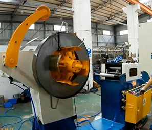 Машина для изготовления металлических петель