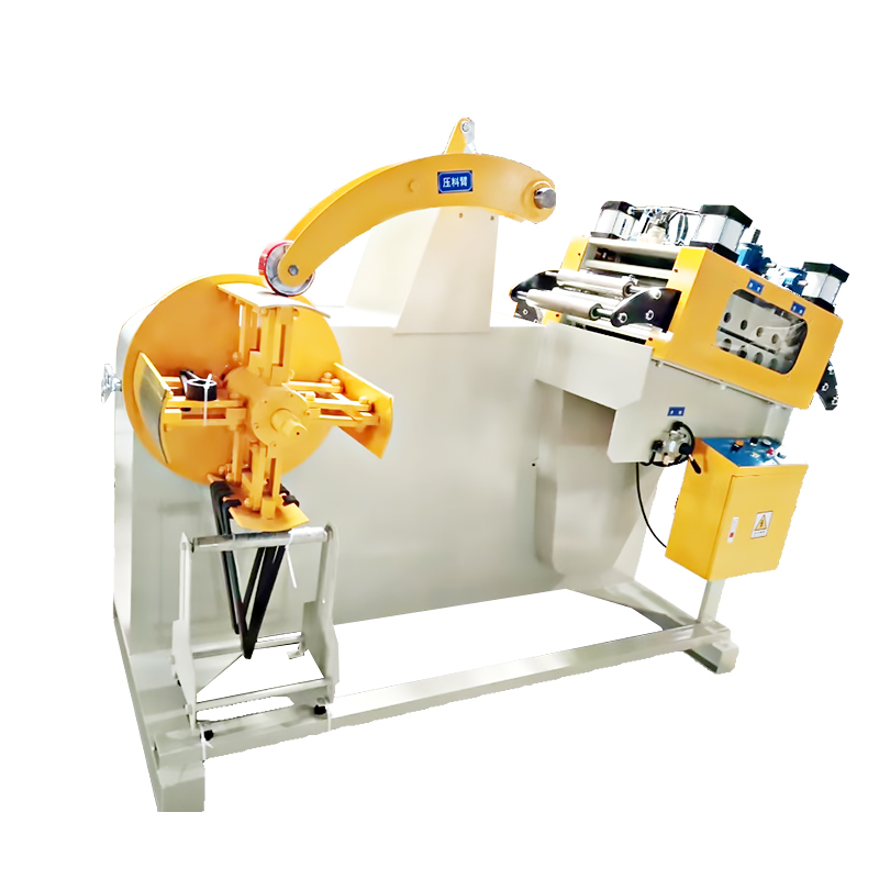 GO-A устройство для выпрямления и размотки листового материала толщиной от 1.0 до 4.5 мм.